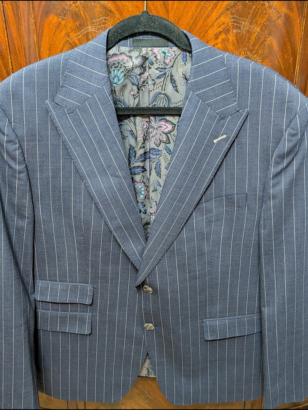 Tayion By Montee Holland Men's Navy Pinstripe Blazer with Patterned Lining. 42S